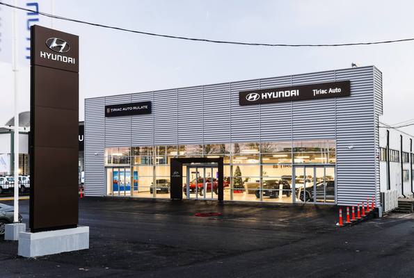 Thumb showroom tiriac auto exterior  3 